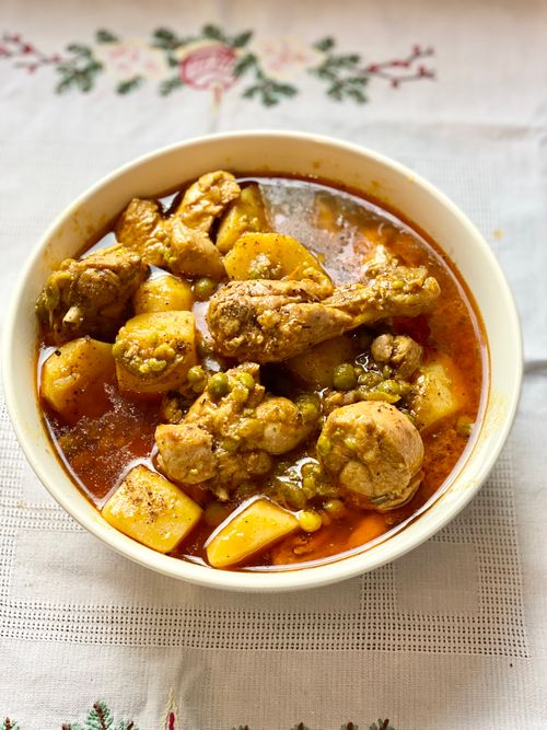 Curry de poulet maison en bol
