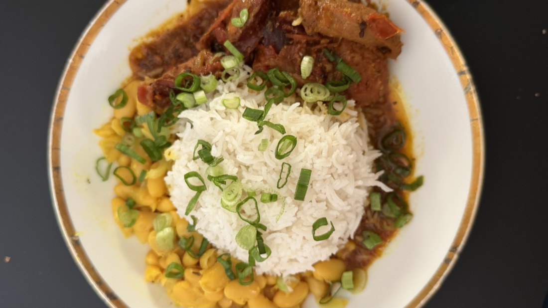 Plat maison préparé à l'avance, prêt à réchauffer