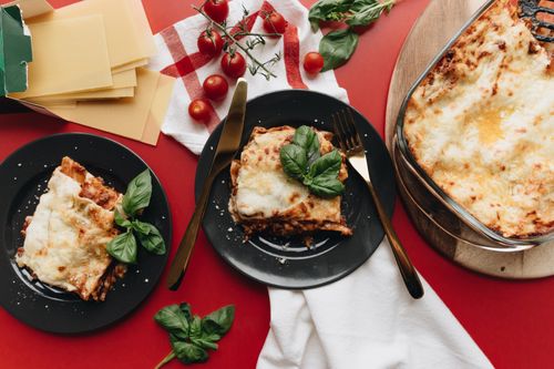 Lasagnes maison servies